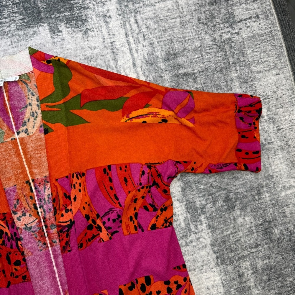 Chicos Cardigan Size 0 US Small Pink Kimono Duster Open Vibrant Floral Resort - Picture 10 of 13
